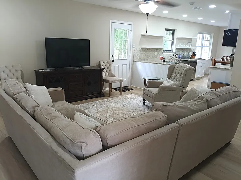 Living Area 2
