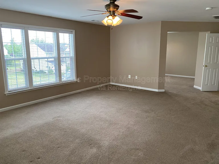 121 Riggs Rd — Photo 37