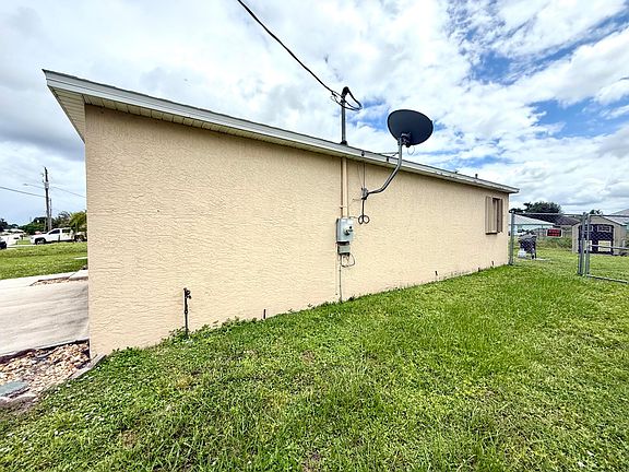 4th image of 1350 SW Granville Avenue