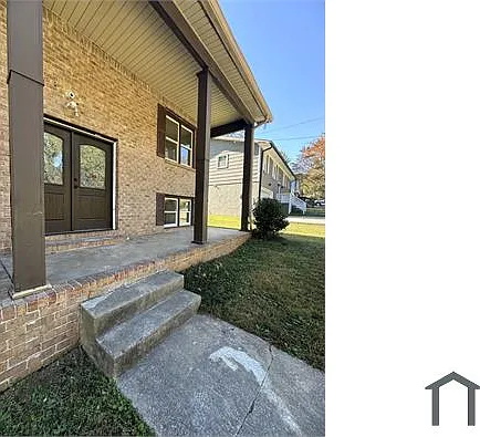 3915 Emerald North Dr — Photo 1