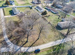 620 E Schuetz St, Lebanon, IL 62254