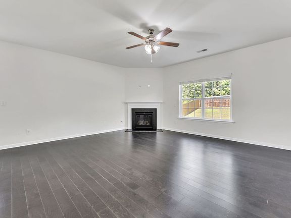 3rd image of 108 Hartwood Lake Ln