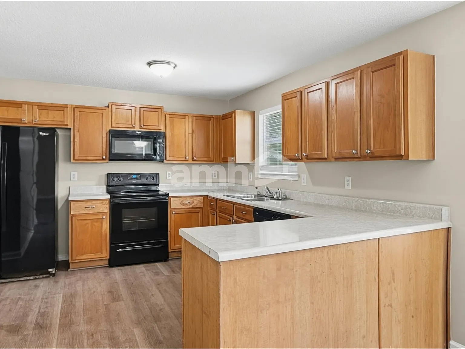 4 bed, 2.5 bath, 2176 sqft, $2,245 — Photo 4