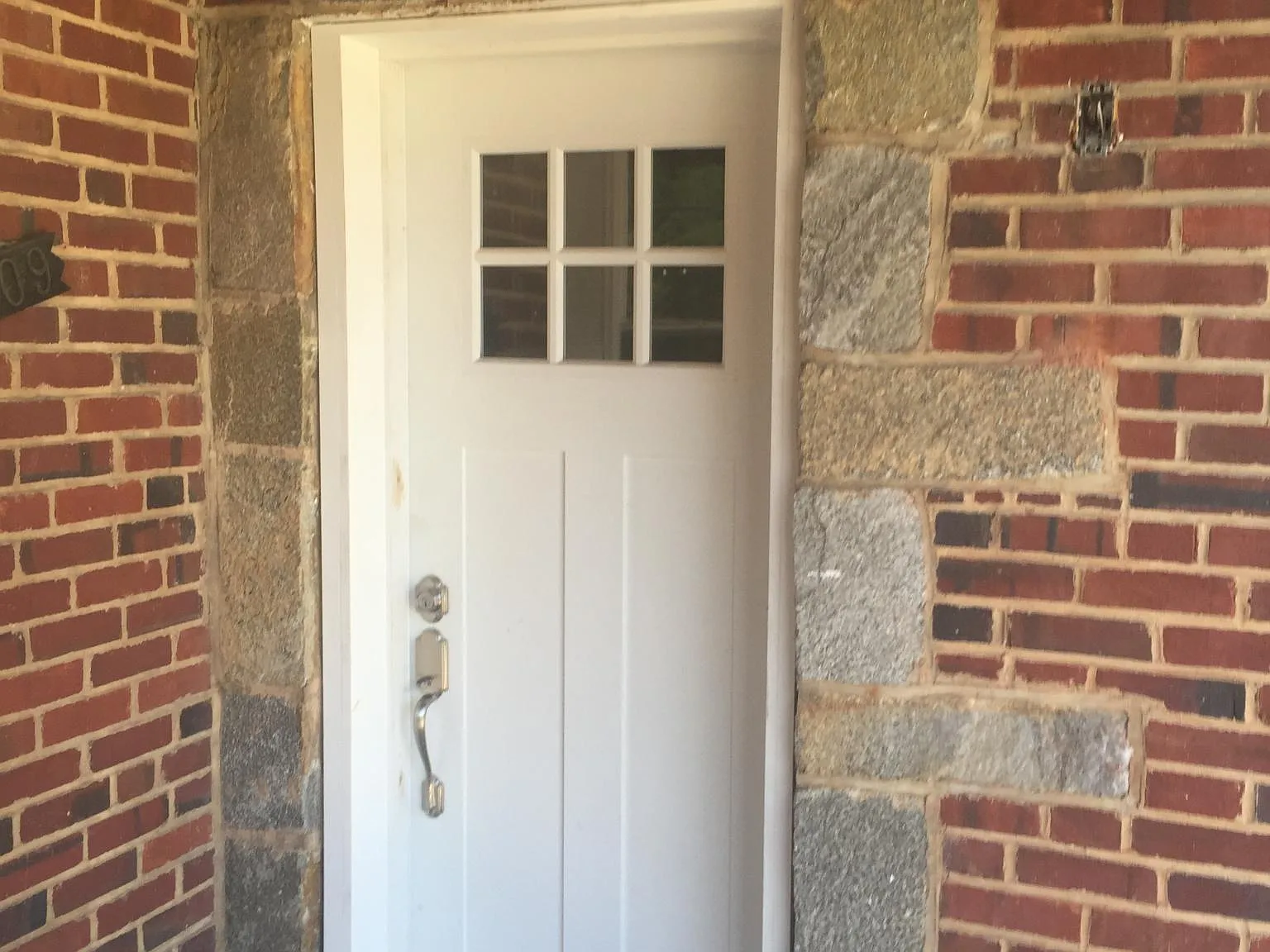 3 bed, 1300 sqft, $1,900 — Photo 2