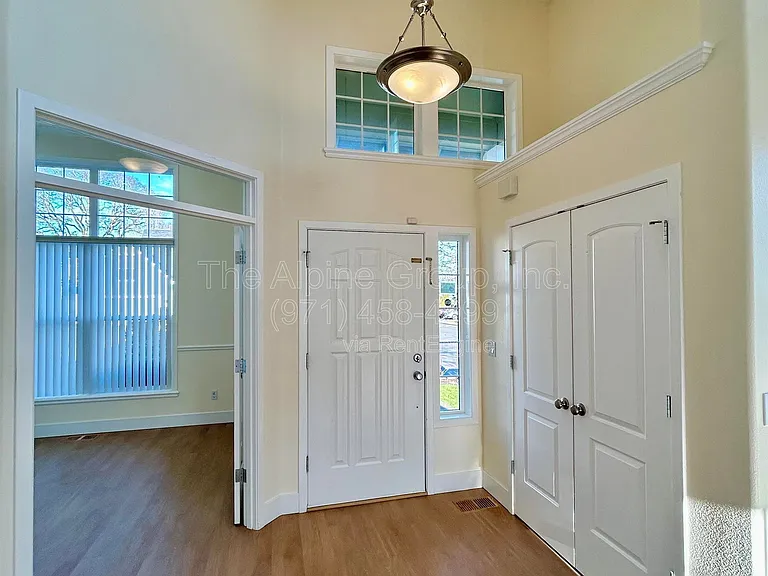 351 NW Kotrik Pl — Photo 5