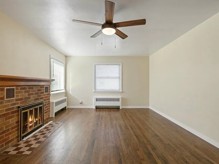 521 E Cherry St — Photo 4