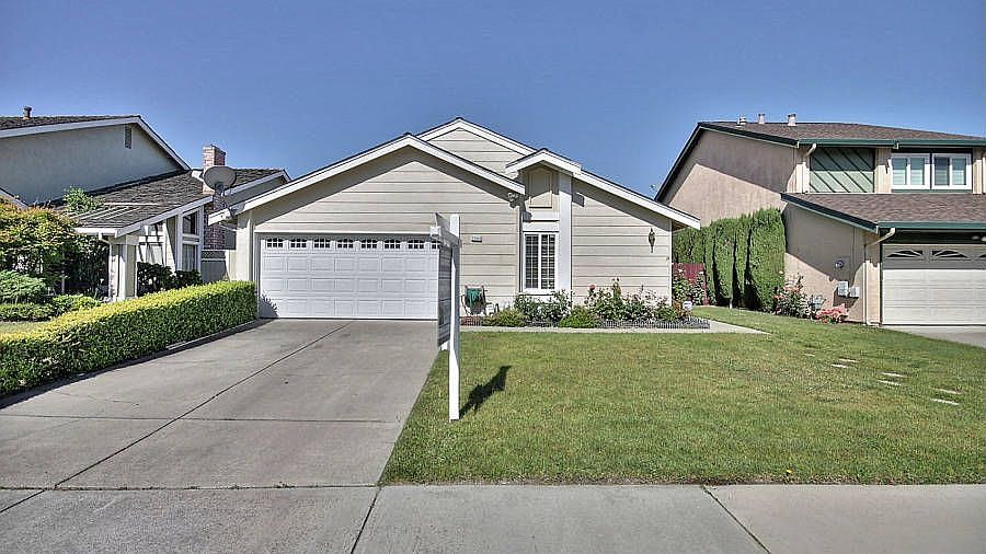 1st image of 33949 Shylock Dr