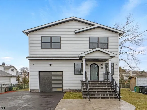 426 Locust Ave, Paramus Boro, NJ 07652