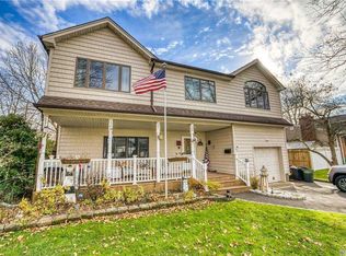 18 Sycamore St, Melville, NY 11747