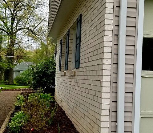 5th image of 275 Douglas Dr