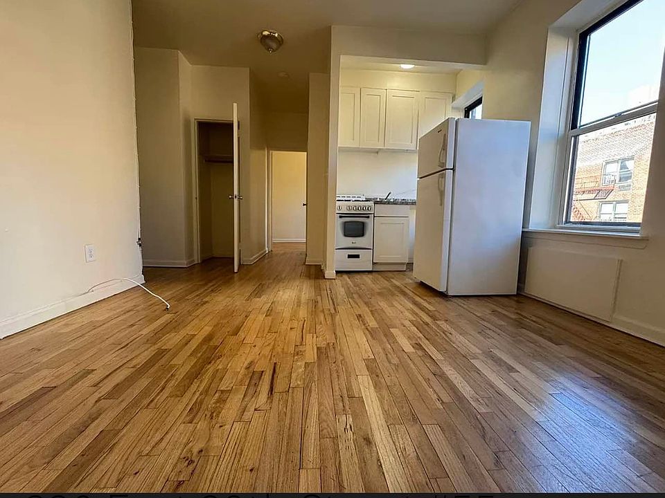 1st image of 220 E 29th St APT 5b