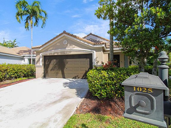 2nd image of 1025 Bamboo Ln #0