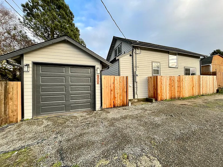 Park with ease: Choose your preferred spot _ back alley, garage, or along Main Street.