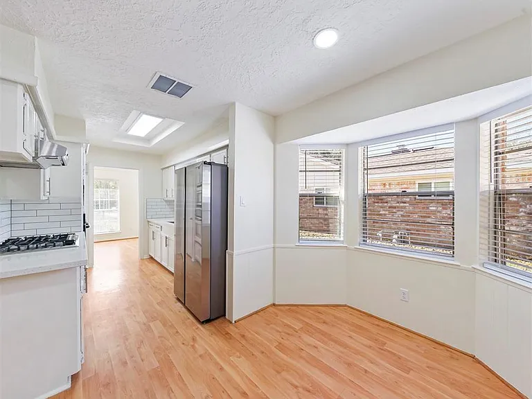 14006 Briarworth Dr — Photo 10