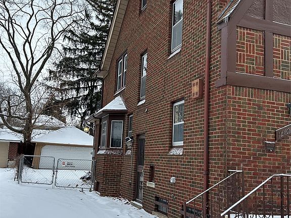4th image of 16624 Parkside St