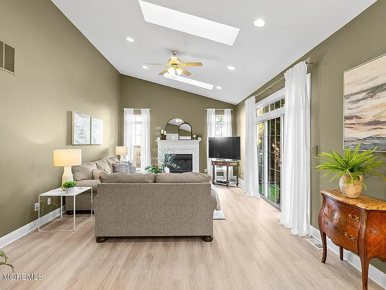 3 Brent Dr — Photo 10