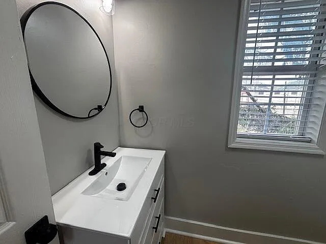 33 S Cypress Ave — Photo 15