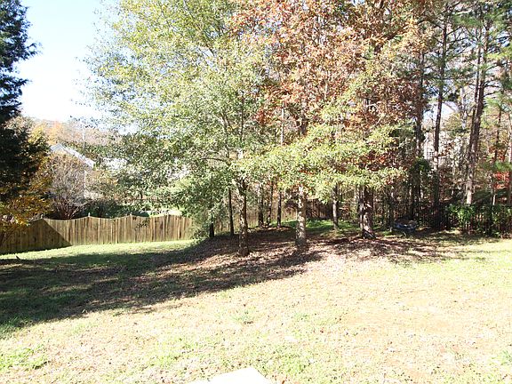 3rd image of 108 Leafmore Ct