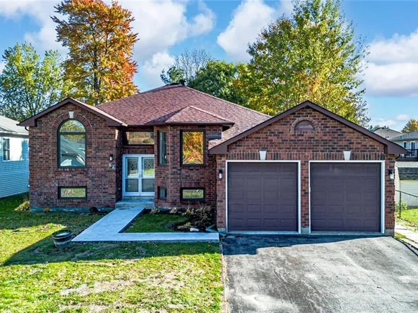 29 Silver Birch Ave, Wasaga Beach, ON L9Z 1B7