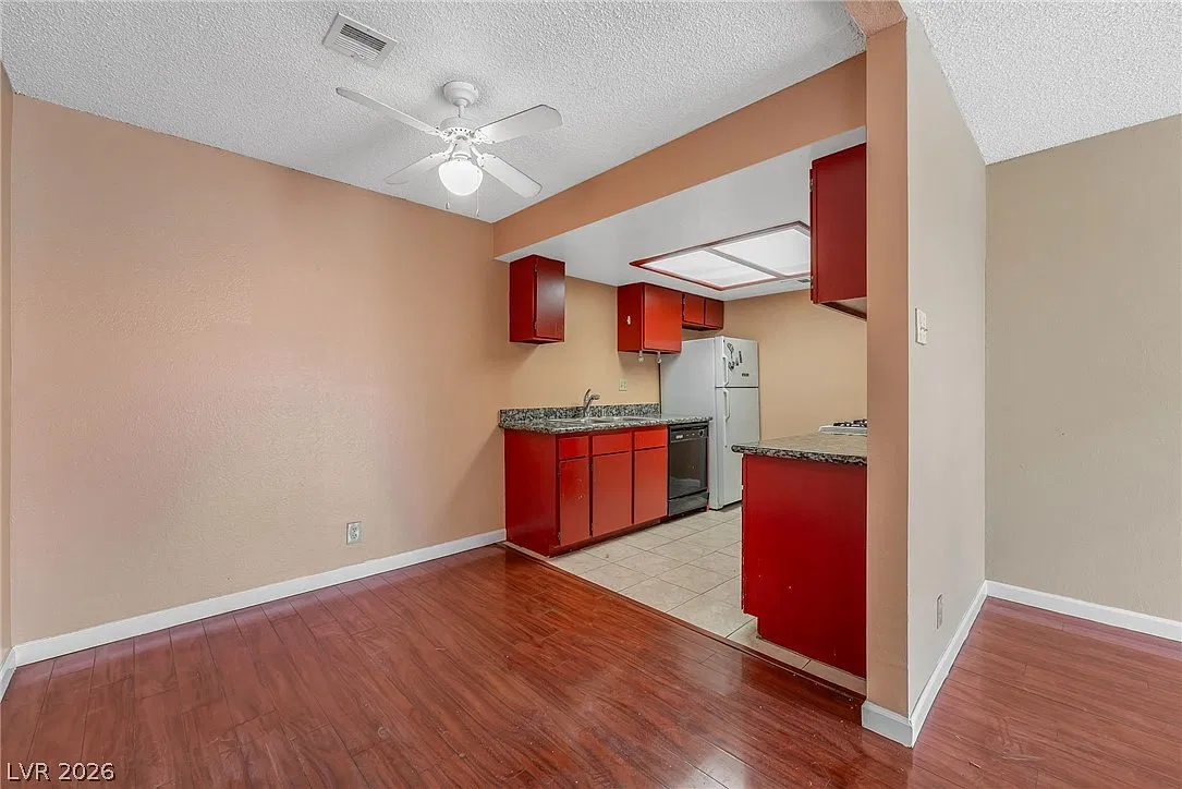2 bed, 2.0 bath, 852 sqft, $1,200 — Photo 4