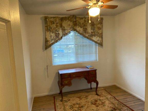 5th image of 275 Shamrock Ct