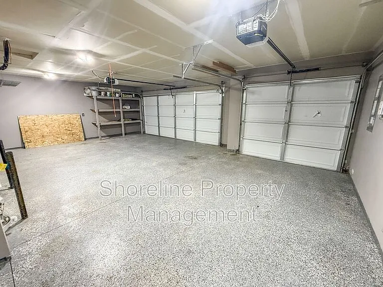 19304 Geneva Way — Photo 35
