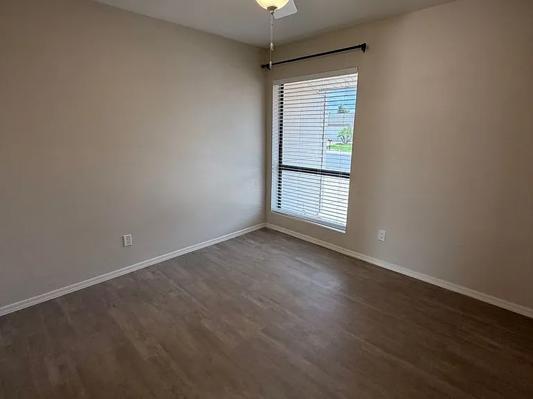 1716 E Redfield Rd — Photo 13