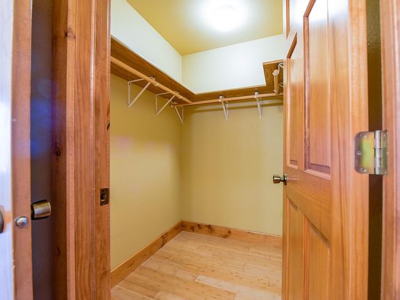 4th image of 2509 Windmill Dr #500
