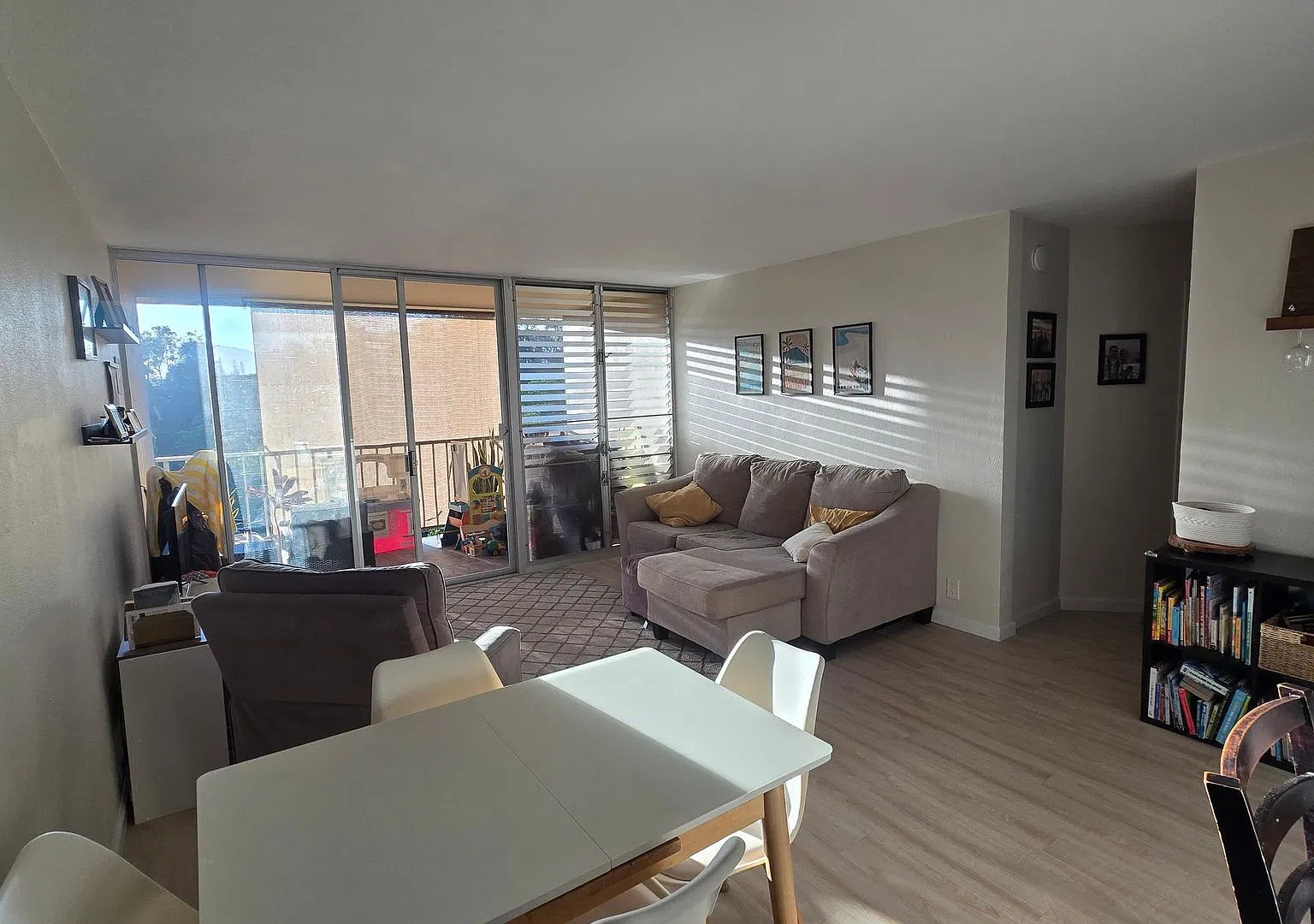 Waikalani Woodlands Fully Remodeled 2 Bedroom With 2 Parking — Photo 3