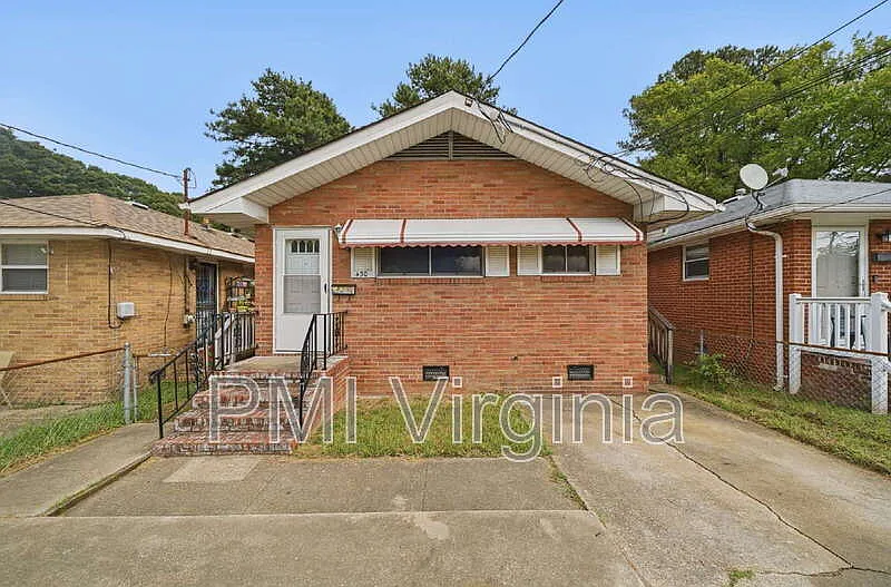 430 Greenbriar Ave