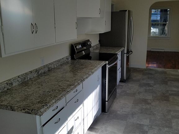 2nd image of 704 E St APT 10