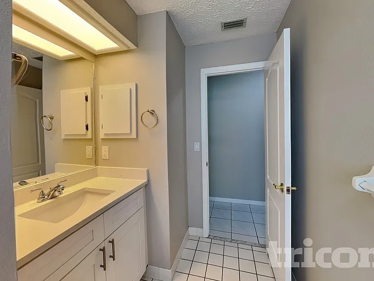 7028 Covewood Dr — Photo 14