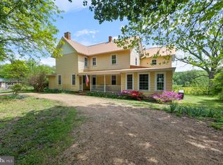 352 Ferry Lndg, Colonial Beach, VA 22443