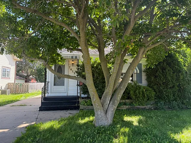 2 bed, 1326 sqft, $1,895 — Photo 2
