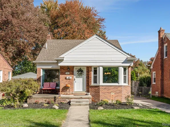 9602 Cavell St, Livonia, MI 48150