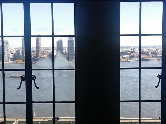 3rd image of 5 Tudor City Pl APT 1631