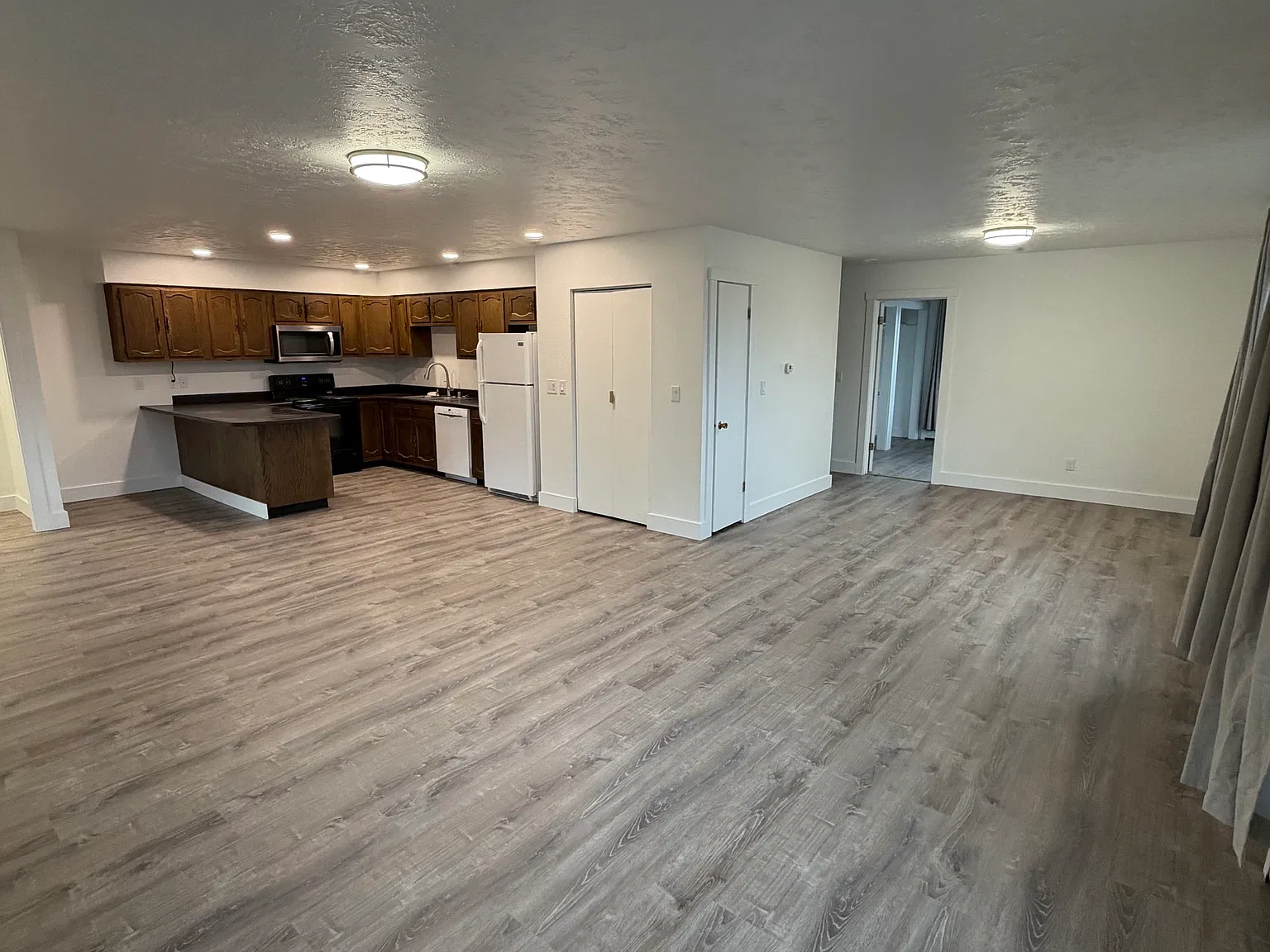 2 bed, 1.5 bath, 1200 sqft, $1,750 — Photo 3