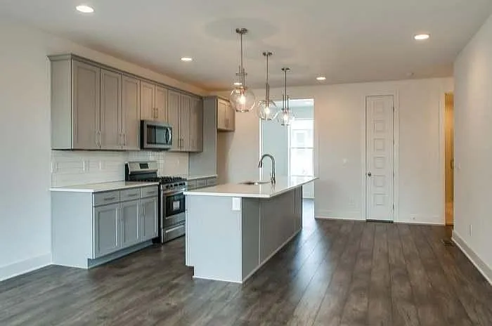 700 James Ave #8 — Photo 8