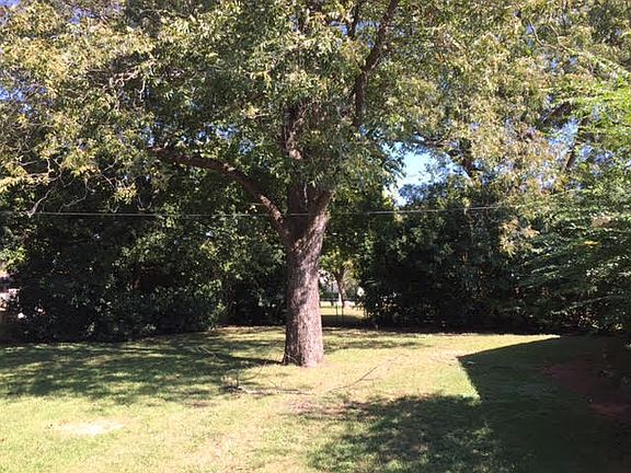 4th image of 100 Parkview Dr