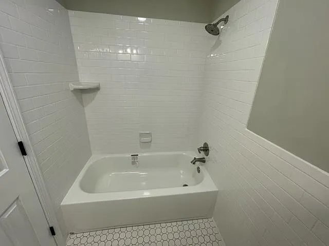 1041 Crooked Creek Ct — Photo 18