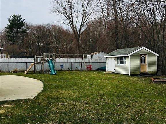 5th image of 15 Sycamore Dr