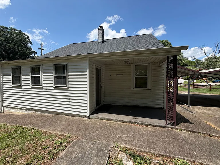 239 Motley Ave — Photo 18
