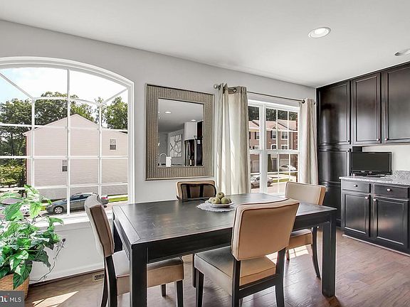 4th image of 735 English Ivy Way