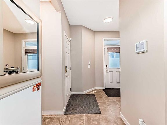4th image of 109 NE New Brighton Park SE