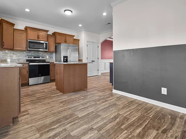 1032 Spicer Dr — Photo 7