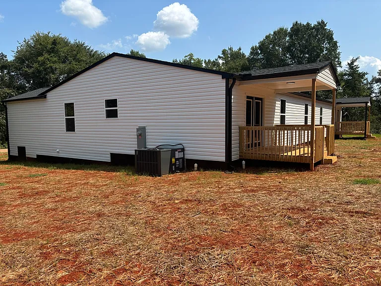 229 Old Landfill Rd #B — Photo 2