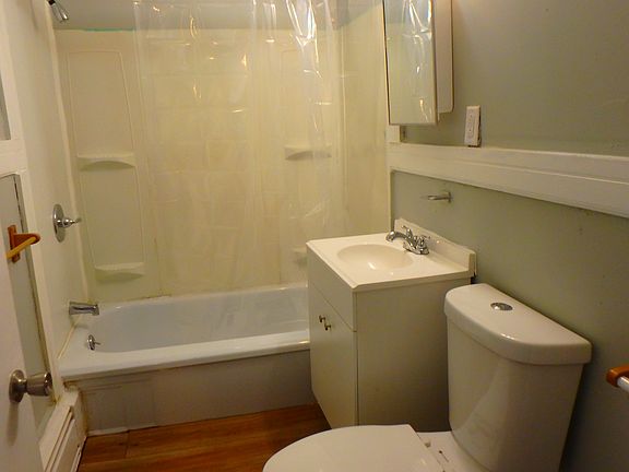 4th image of 32 Hampshire St Floor 32