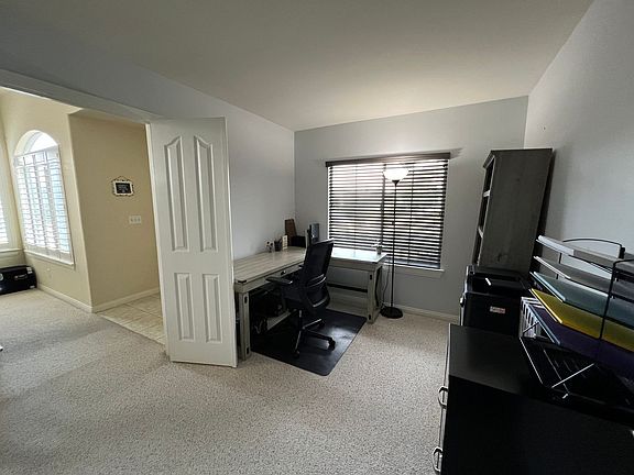 2nd image of 3851 Les Maisons Dr