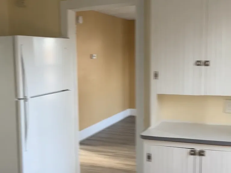 77 Irwin Ave #2 — Photo 4