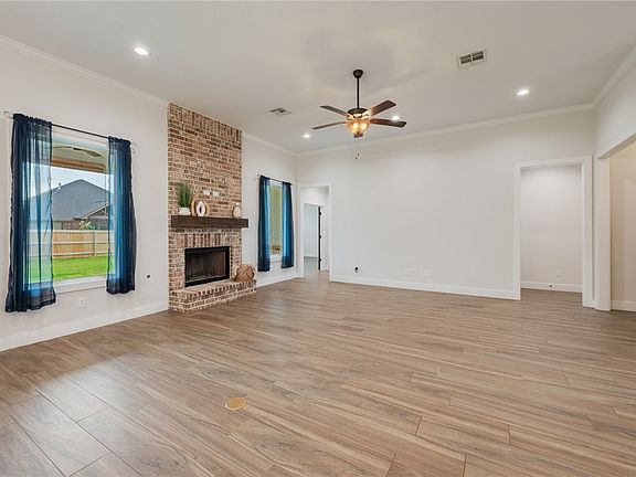 2nd image of 3213 Glencairn Ct